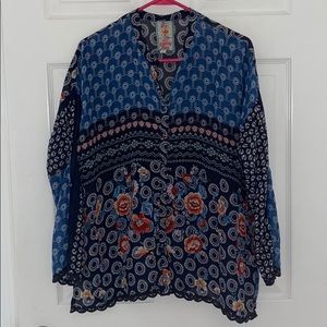 Nara Boxy Button sown Blouse